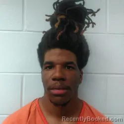 Mugshot of DAVONE LAMAR SAVAGE