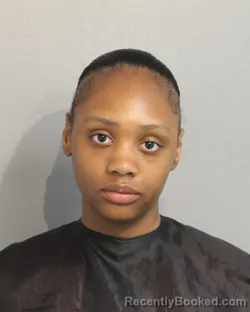 Mugshot of JARIYAH LASHAY MONROE