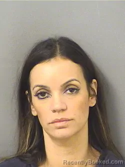 Mugshot of IZABEL CHRISTINA ORNELASTEIXEIRA