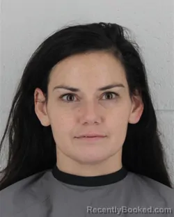 Mugshot of DANIELLE LYNN MACY