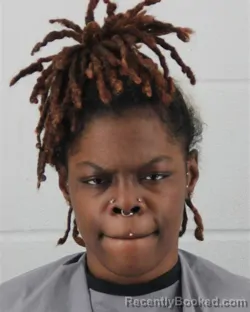 Mugshot of DMITRIA ANTIONAY CARR