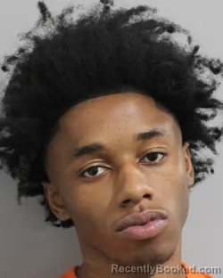 Mugshot of TRAYVIS SHAW III