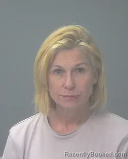 Mugshot of JENNIFER LEANN LEONARD
