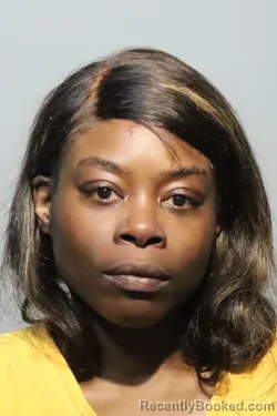 Mugshot of SHENIQUA SHADAE HENRY