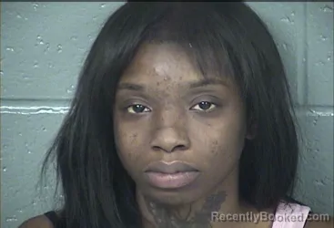 Mugshot of MARKISA M ROBINSON