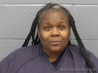 Mugshot of SHALEATHA TAYLOR