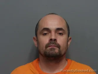 Mugshot of SALVADOR SAAVEDRA