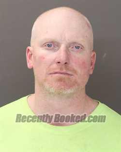 Mugshot of CHRISTOPHER T PEARCE