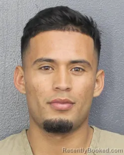 Mugshot of MARIO IVAN AGUILUZ PALMA