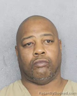 Mugshot of DONTE L SHAVERS