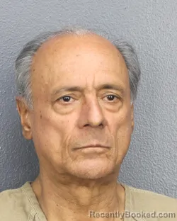 Mugshot of JAIRO URREGO