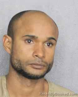 Mugshot of LEONARDO GUERRA RUIZ