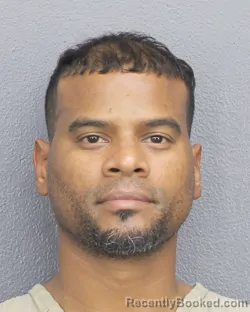 Mugshot of ABNER GONZALEZ AGUILAR