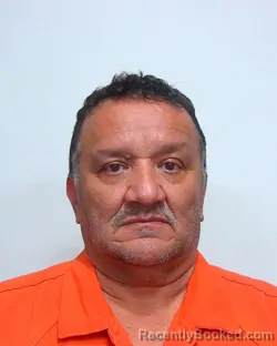 Mugshot of VICTOR ARMANDO CASAS  ARENAS