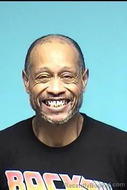 Mugshot of ROBERT T SIMMONS