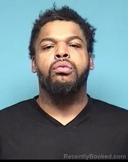 Mugshot of DESHON S LIND