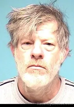 Mugshot of MARION R Junior EAKLE