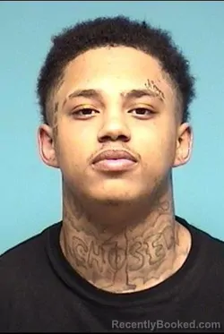 Mugshot of DAEVION HOWARD