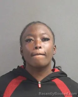 Mugshot of QUERRA IESHA SMITH