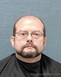 Mugshot of ROBERT J MAXWELL