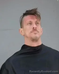 Mugshot of GARY MICHAEL DILLON