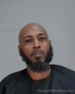 Mugshot of THOMAS ROMETO MAXWELL