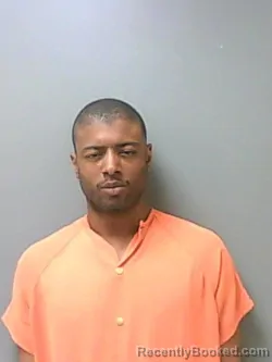 Mugshot of DEDRIONNE M EDWARDS