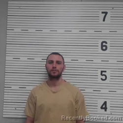 Mugshot of DUSTIN LEE WATERS