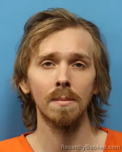 Mugshot of JAMIE MATTHEW HOLLIS