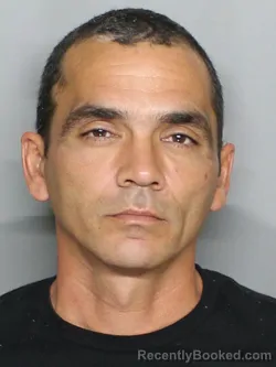 Mugshot of MARIO ERNESTO TURRO VAZQUEZ