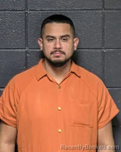Mugshot of HIRNALDO ABRAHAM MENA GUTTIERREZ