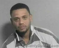 Mugshot of SHAWN M MALVEAUX