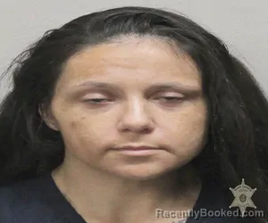 Mugshot of LINDSAY MARIE STRAIT