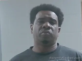 Mugshot of AIRELL LEMONTA LEWIS