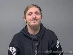 Mugshot of JUSTICE J VASQUEZ