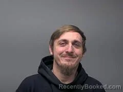 Mugshot of JUSTICE J VASQUEZ