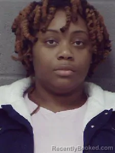 Mugshot of Jasmine L Bonds