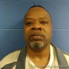 Mugshot of MARCUS SAULSBERRY